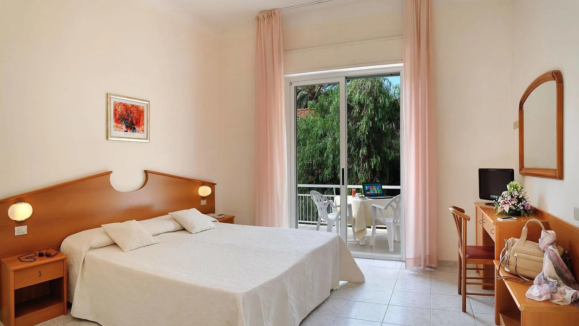 Hotel Helios Diano Marina