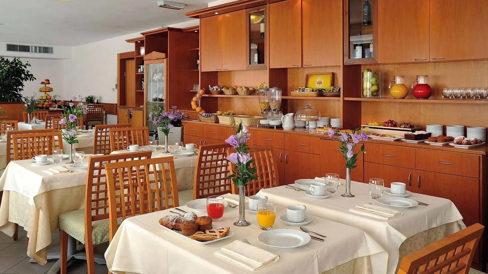 Hotel Helios Diano Marina 3*,  Italie