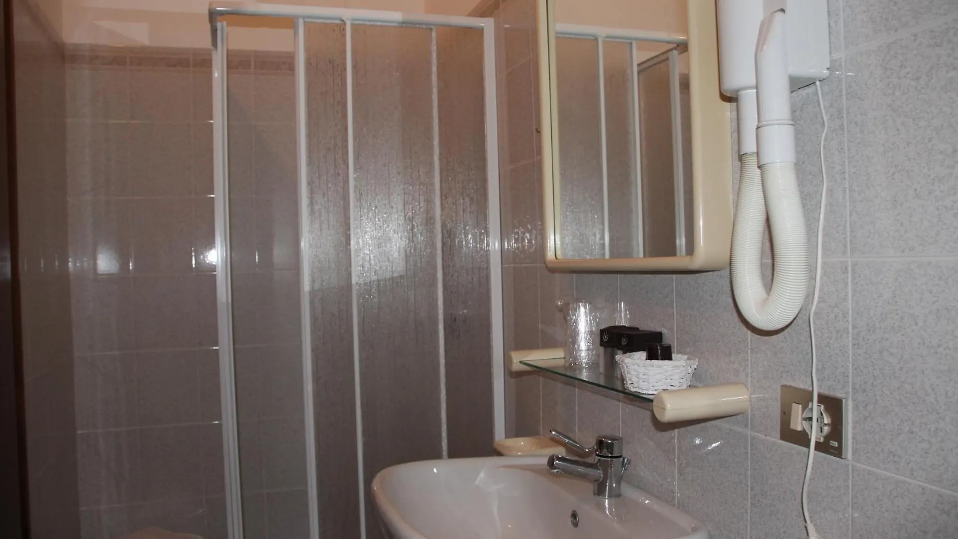 Hotel Helios Diano Marina 3*,