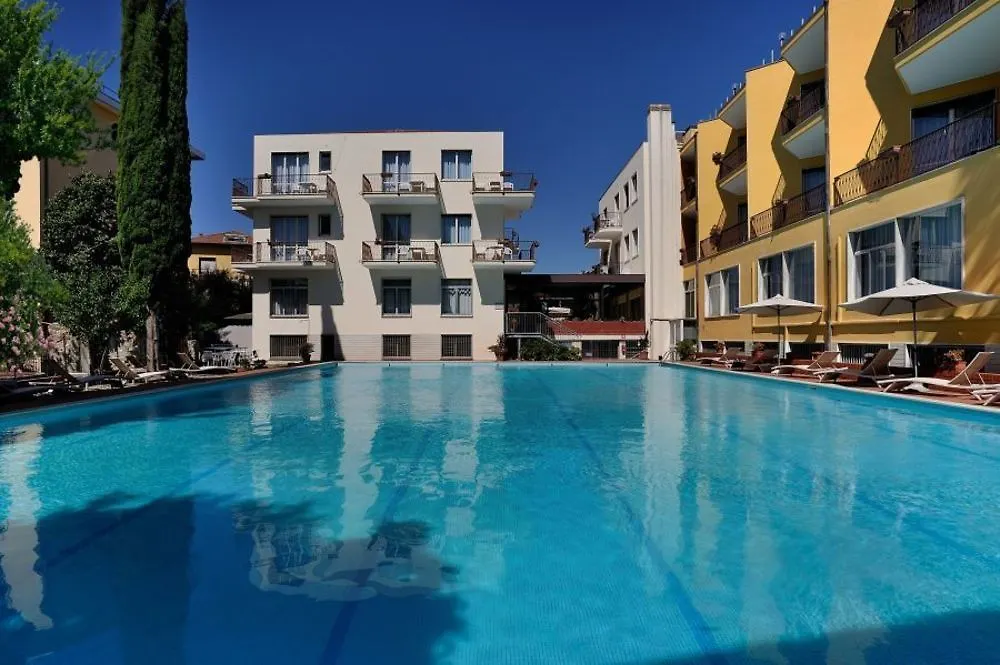 Hotel Helios Diano Marina 3*,  Italy